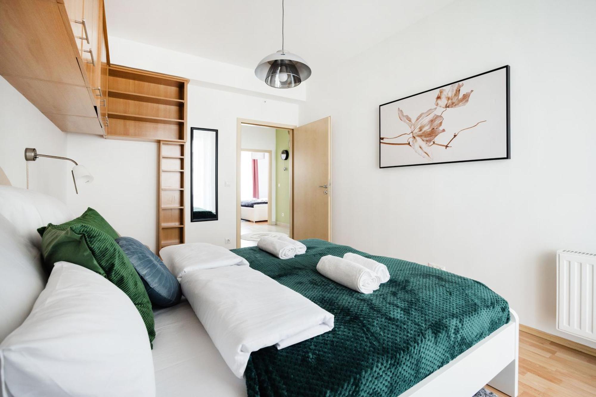 Modern Two-Bedroom Apartment With Free Parking Budapest Esterno foto
