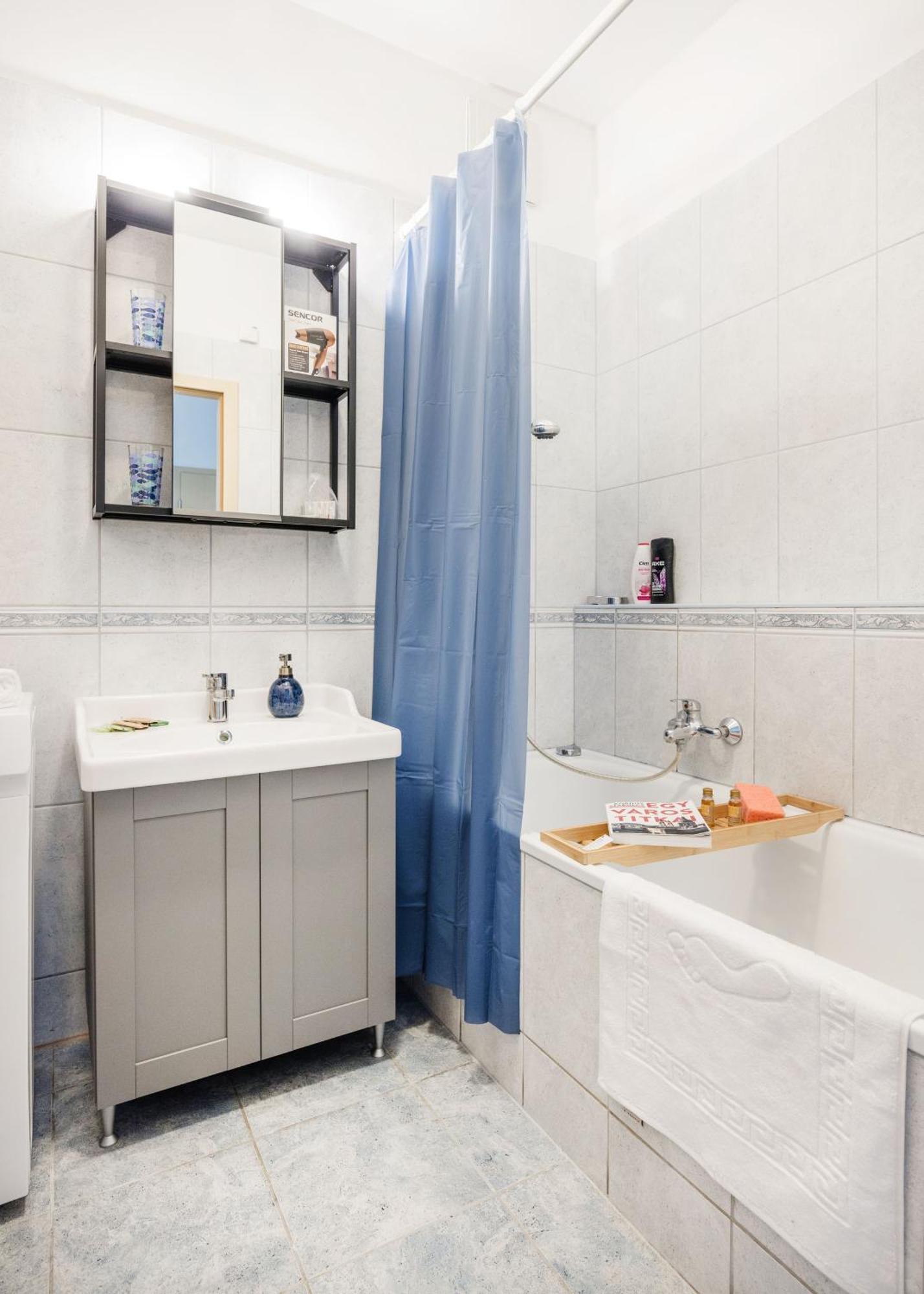 Modern Two-Bedroom Apartment With Free Parking Budapest Esterno foto