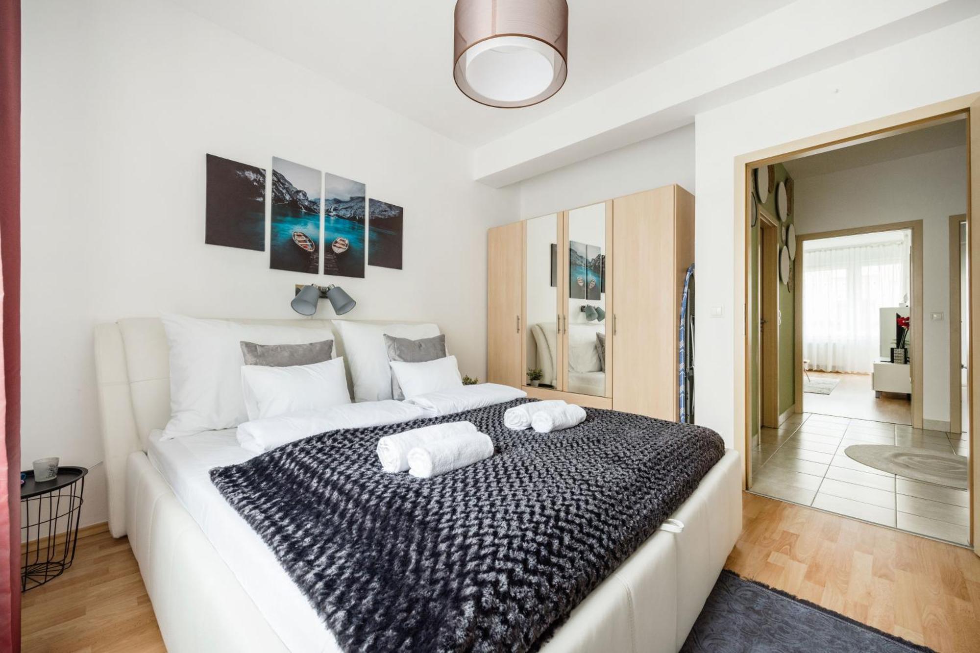 Modern Two-Bedroom Apartment With Free Parking Budapest Esterno foto