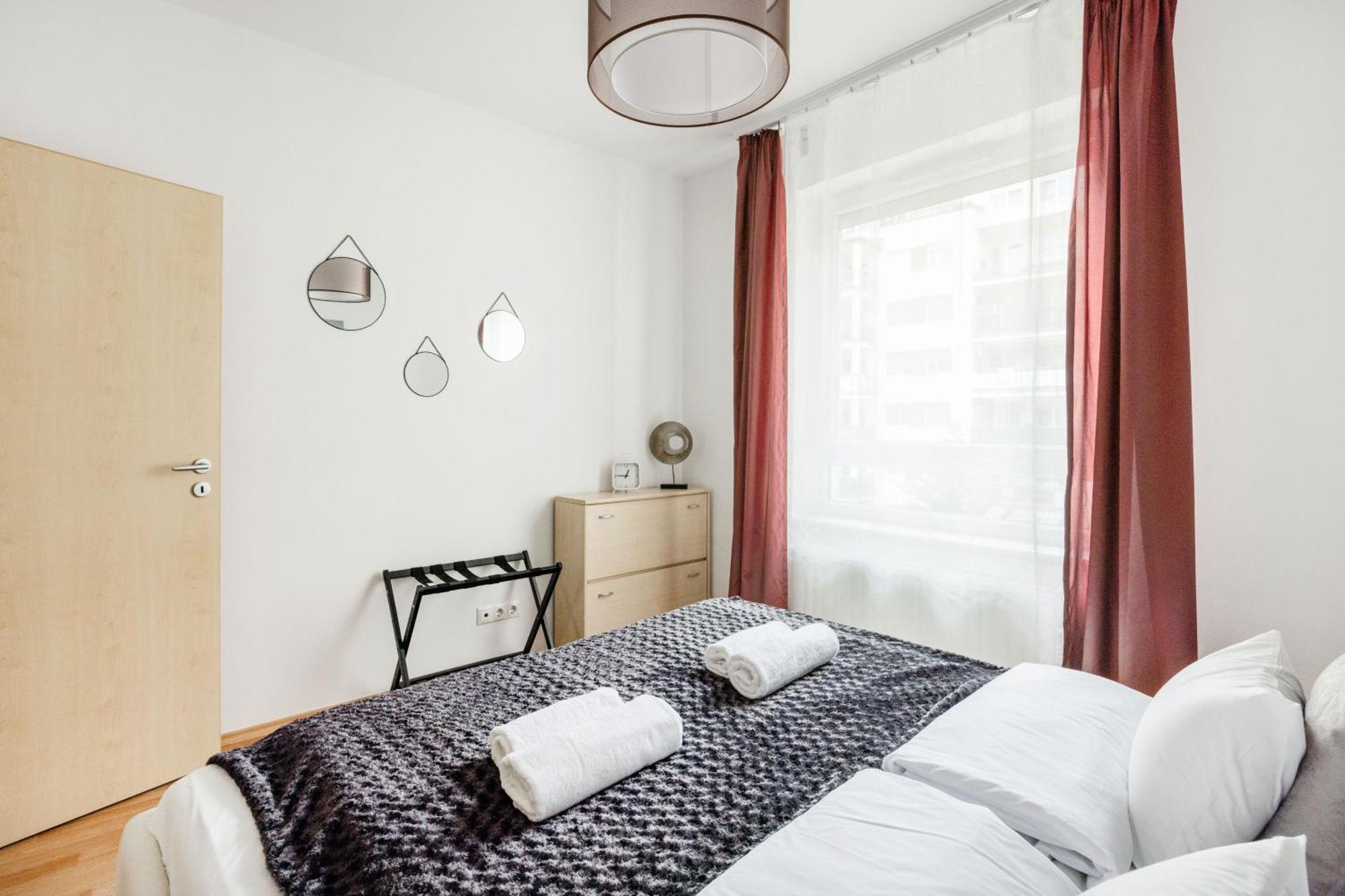 Modern Two-Bedroom Apartment With Free Parking Budapest Esterno foto